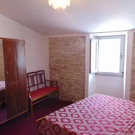 Apartamento Se051 - Palazzo D'arcevia, Accogliente Trilocale Ristrutturato