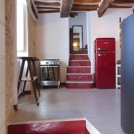 Daire Se051 - Palazzo D'arcevia, Accogliente Trilocale Ristrutturato
